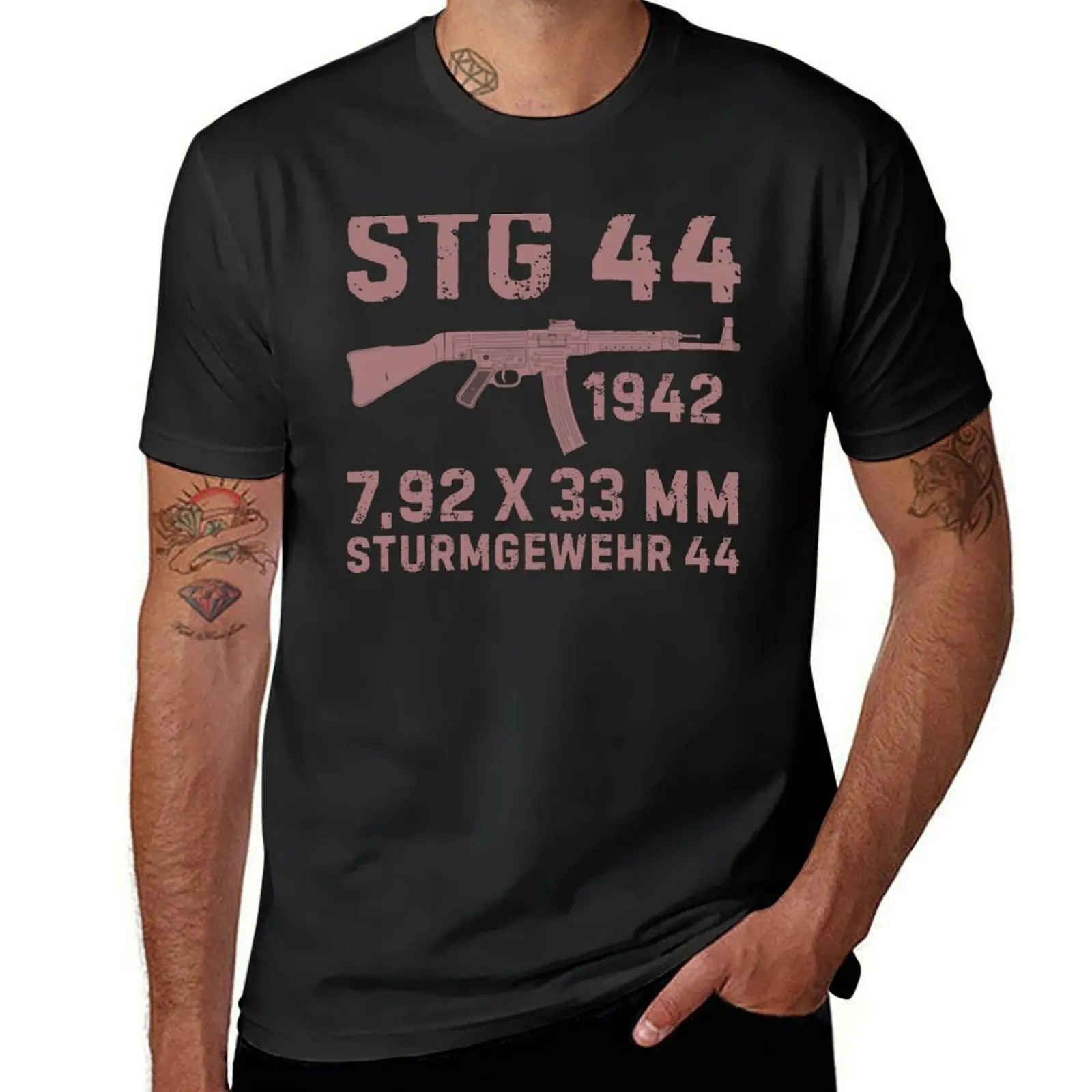 German assault rifle StG 44 fo - Summer Clothing Essentials Men recension och pris